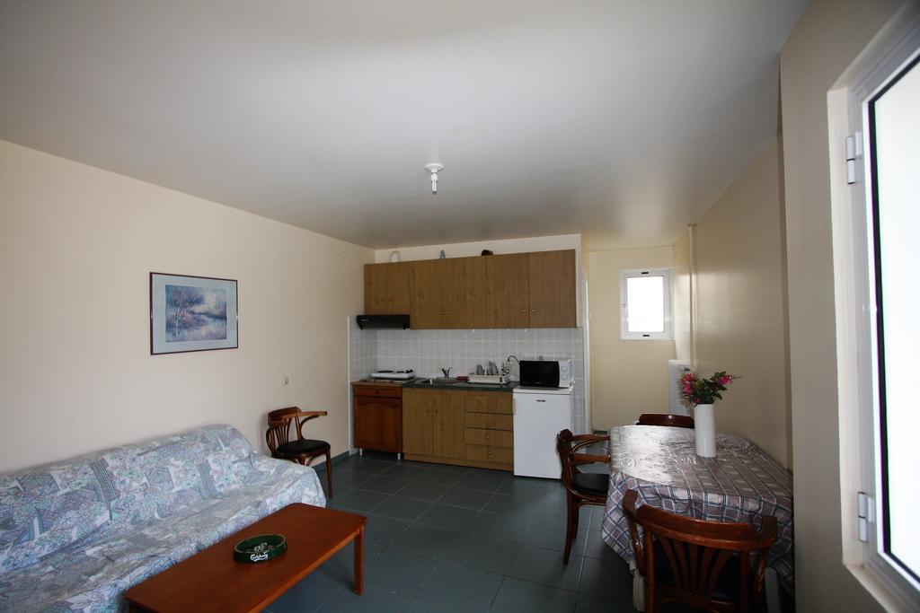 Miloi Rooms And Apartments Zewnętrze zdjęcie