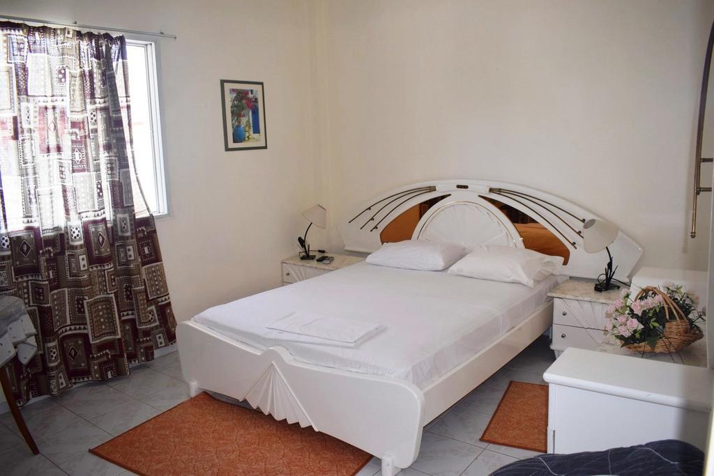Miloi Rooms And Apartments Zewnętrze zdjęcie