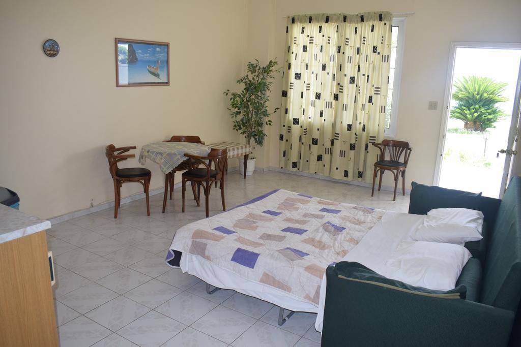Miloi Rooms And Apartments Zewnętrze zdjęcie